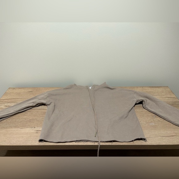 Alo Yoga Cropped Hoodie - Picture 2 of 8